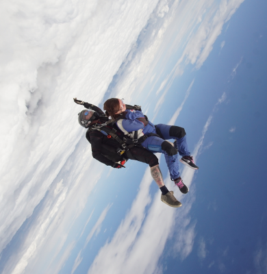 Hospice hero’s epic sky dive fundraiser 
